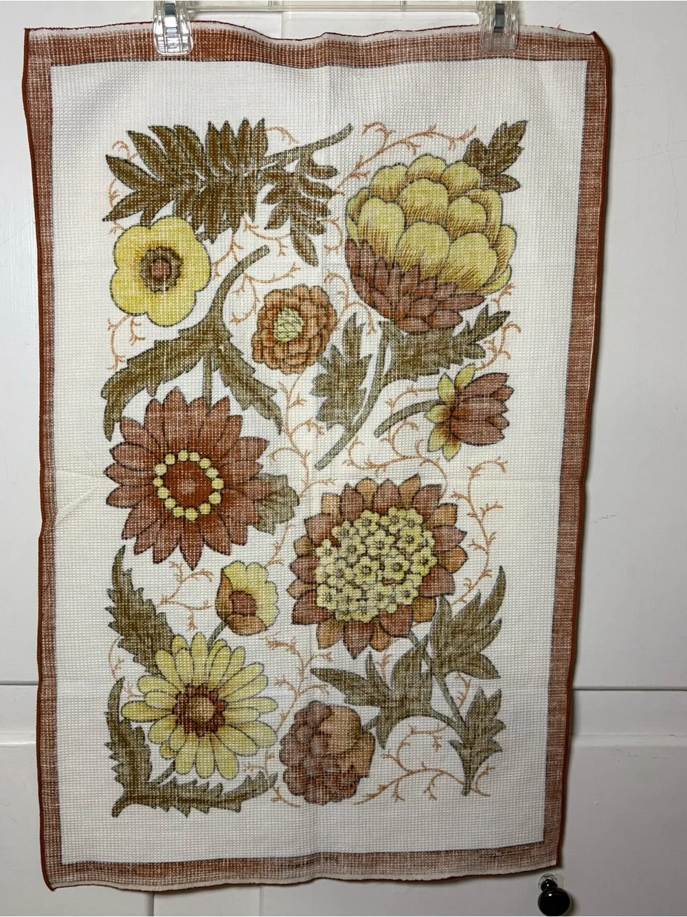 Vintage 70s Warm Tone Wildflowers Irish Cabin Cotton Tea Towel